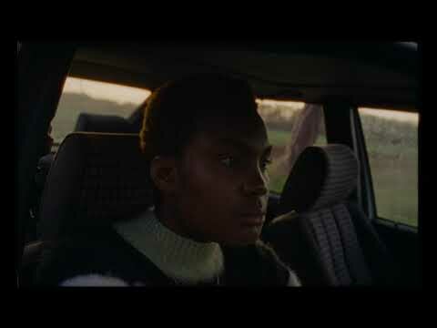 Arlo Parks – Black Dog