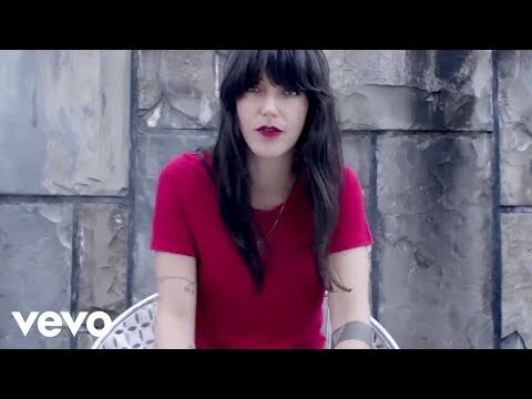 Sharon Van Etten – No One\’s Easy To Love