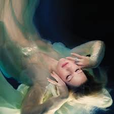 Ellie Goulding – Midnight Dreams